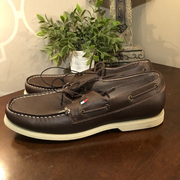 tommy hilfiger boat shoes